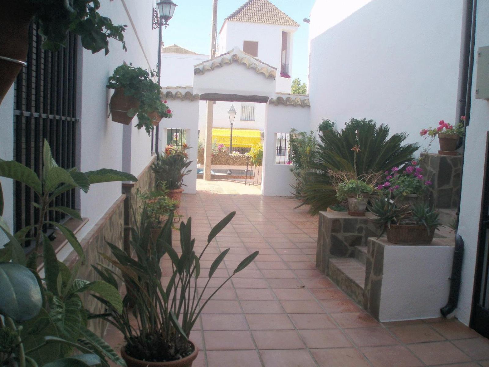 אל בוסקה Hotel Enrique Calvillo מראה חיצוני תמונה