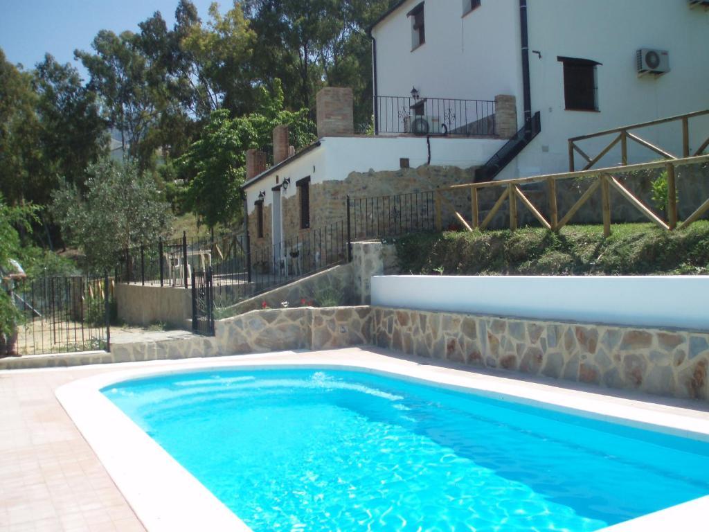 אל בוסקה Hotel Enrique Calvillo מראה חיצוני תמונה
