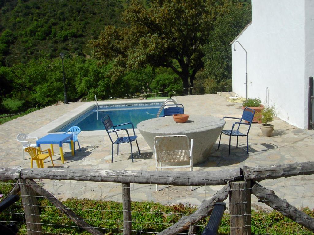 אל בוסקה Hotel Enrique Calvillo מראה חיצוני תמונה